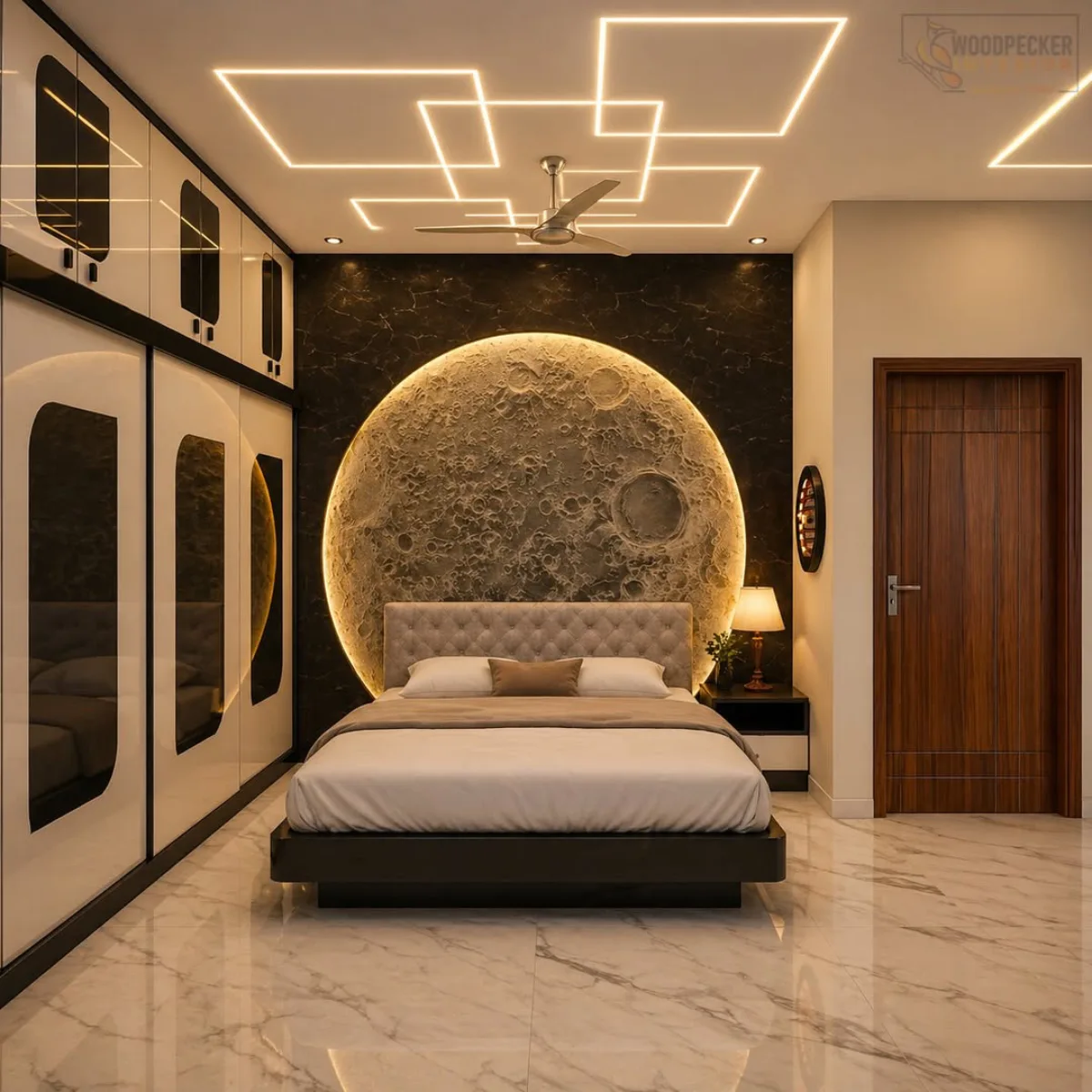 Desain kamar tidur modern dengan mural bulan purnama besar yang bercahaya di dinding marmer hitam, plafon dengan lampu LED geometris, dan lantai marmer putih yang mewah.