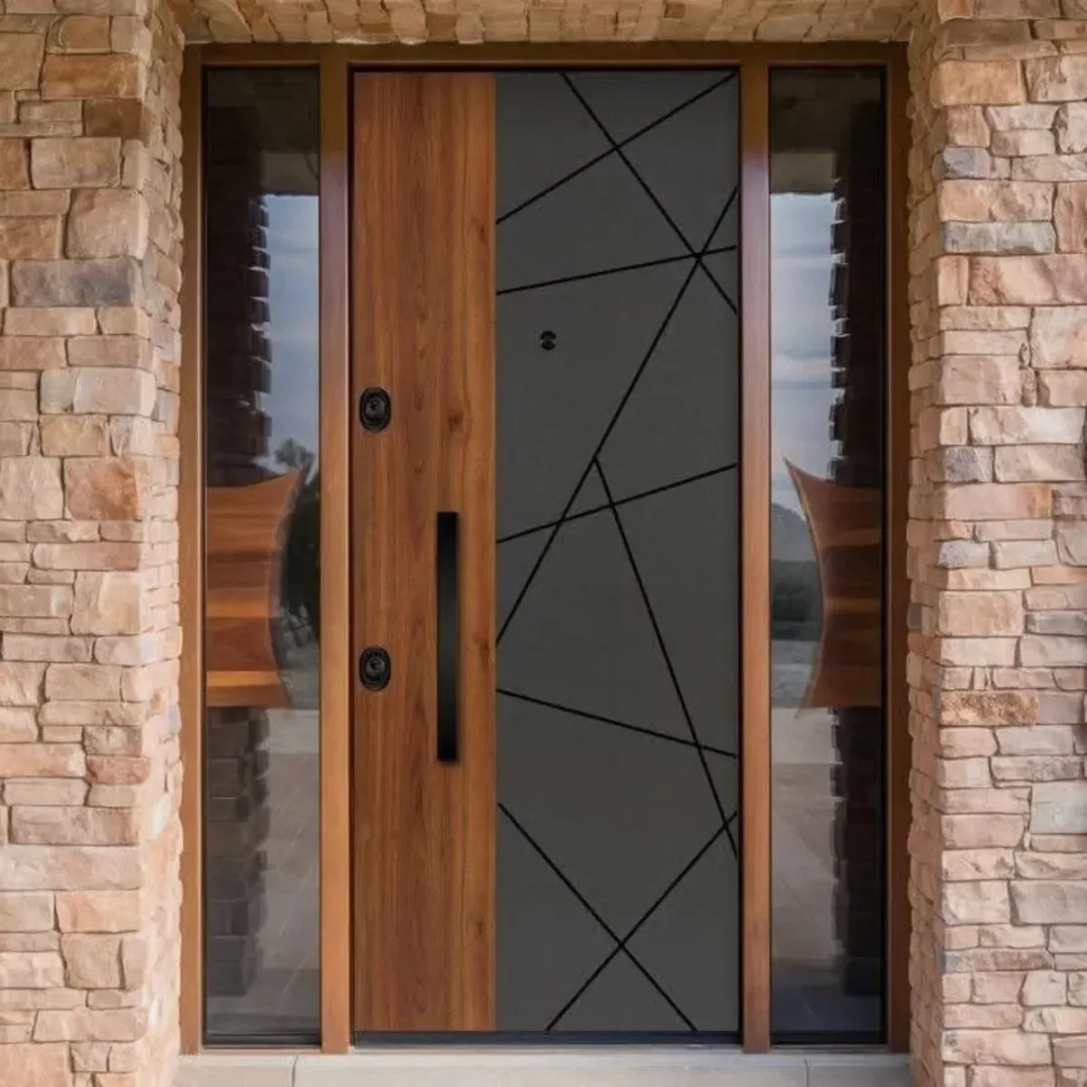 Pintu depan rumah modern motif garis abstrak hitam pada panel abu-abu dikombinasikan dengan panel kayu vertikal.